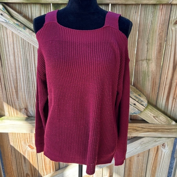 Hooked Up by IOT Burgundy Cold Relaxed Fit Shoulder Sweater Size S - Picture 1 of 4